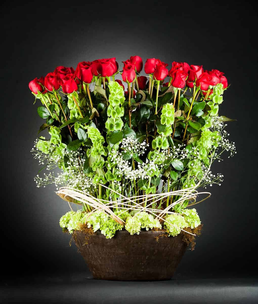 Arreglos Florales con Rosas Rojas Elegantes 